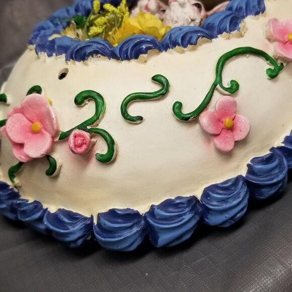 Singing Easter Bunnys ceramic or resin Vintage lights up and sings motion activa - Picture 16 of 16